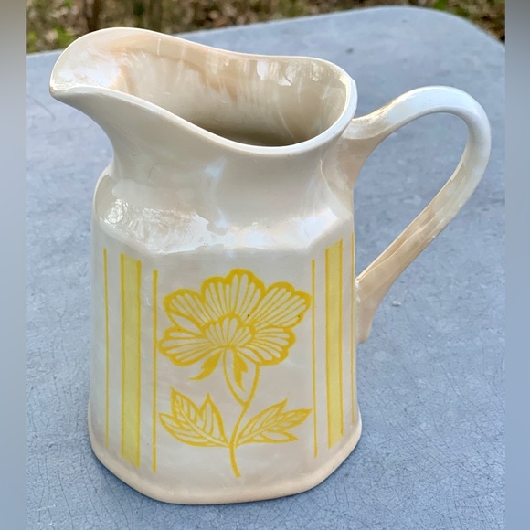Vintage Discontinued Royal Staffordshire J & G Meakin Yellow Lotus Creamer Jug - Picture 13 of 16